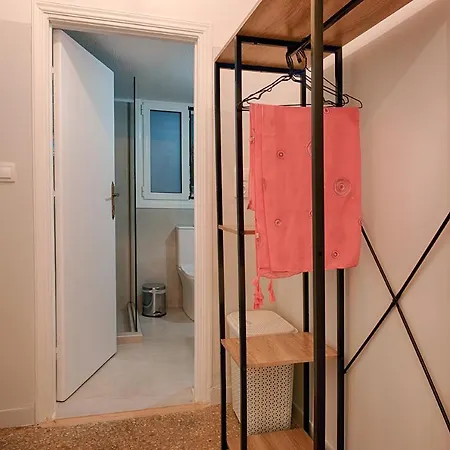 Acropolis View 4 Bedroom Flat *